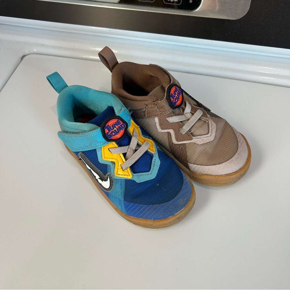 Nike LeBron Tune Squad Shoes 9